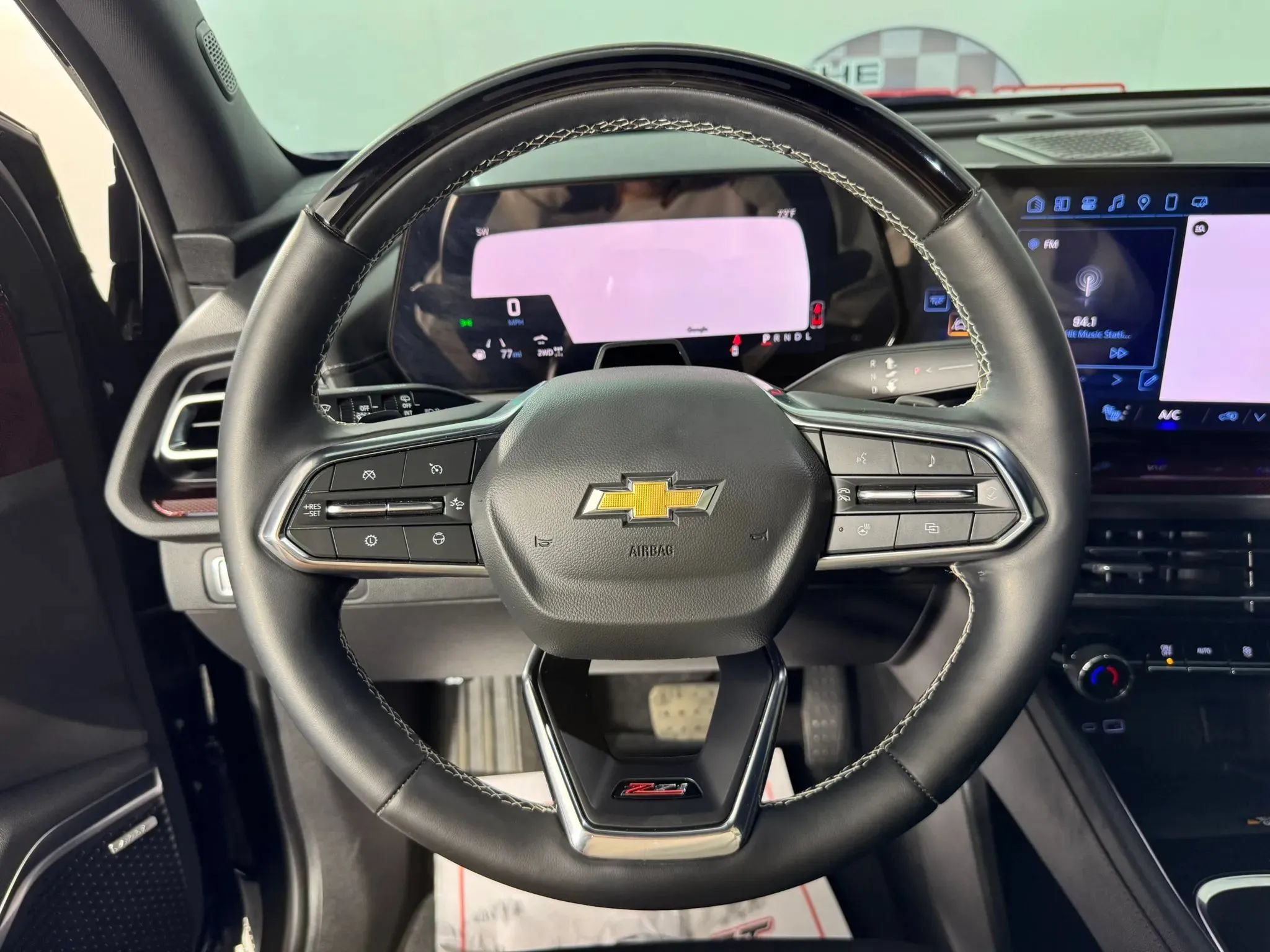 Used 2025 Chevrolet Traverse Z71 w/ Enhanced Driving Package AWD/4WD image 13