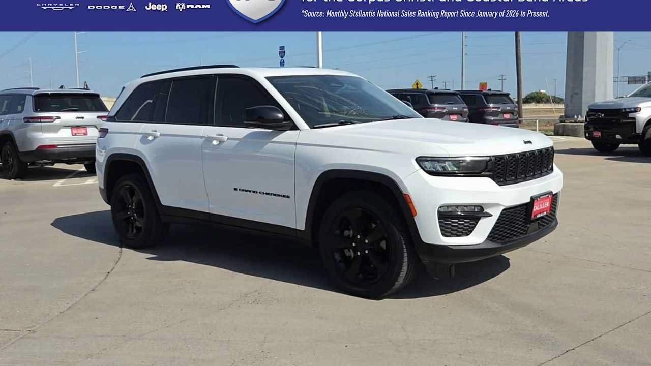 Used 2023 Jeep Grand Cherokee Limited w/ Black Appearance Package AWD/4WD image 2