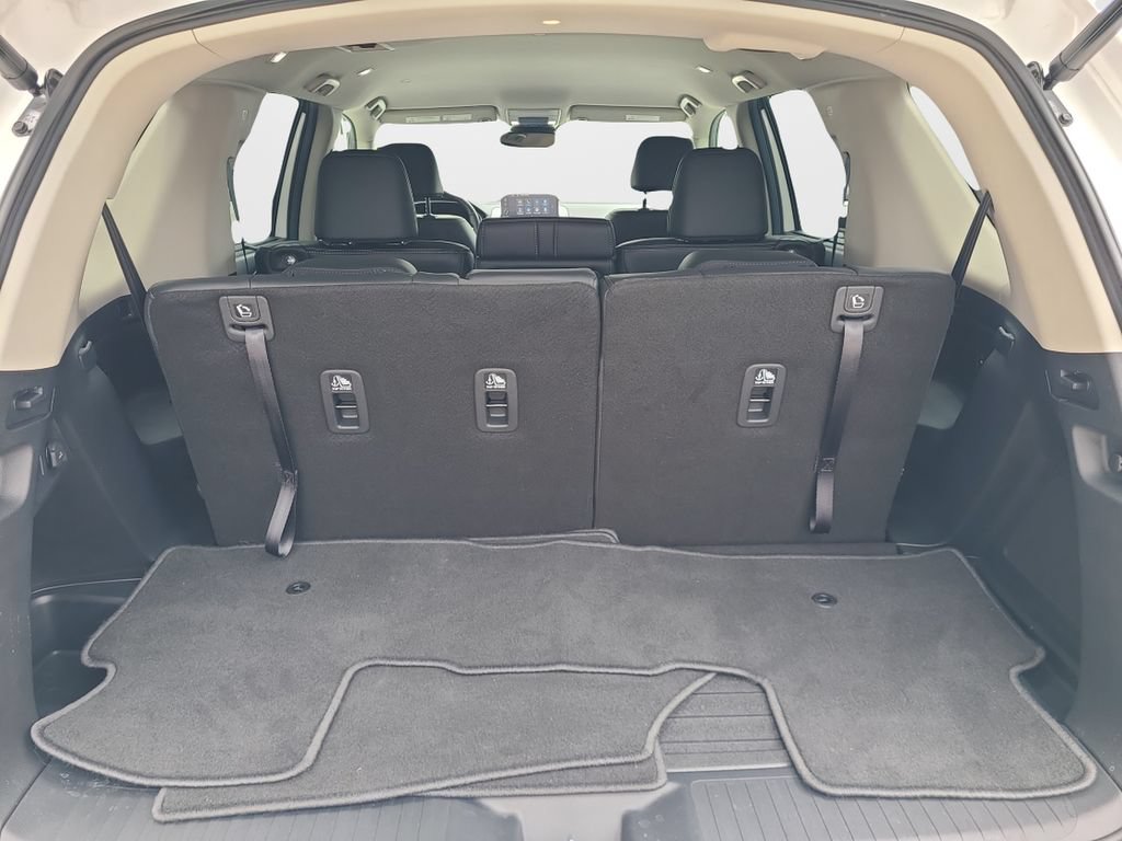 Used 2025 Honda Pilot EX-L image 12
