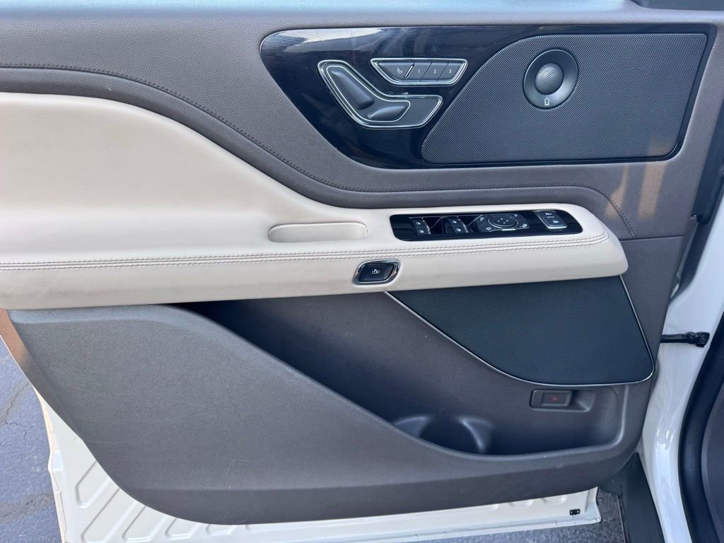 Used 2023 Lincoln Aviator Reserve w/ Equipment Group 201A image 22