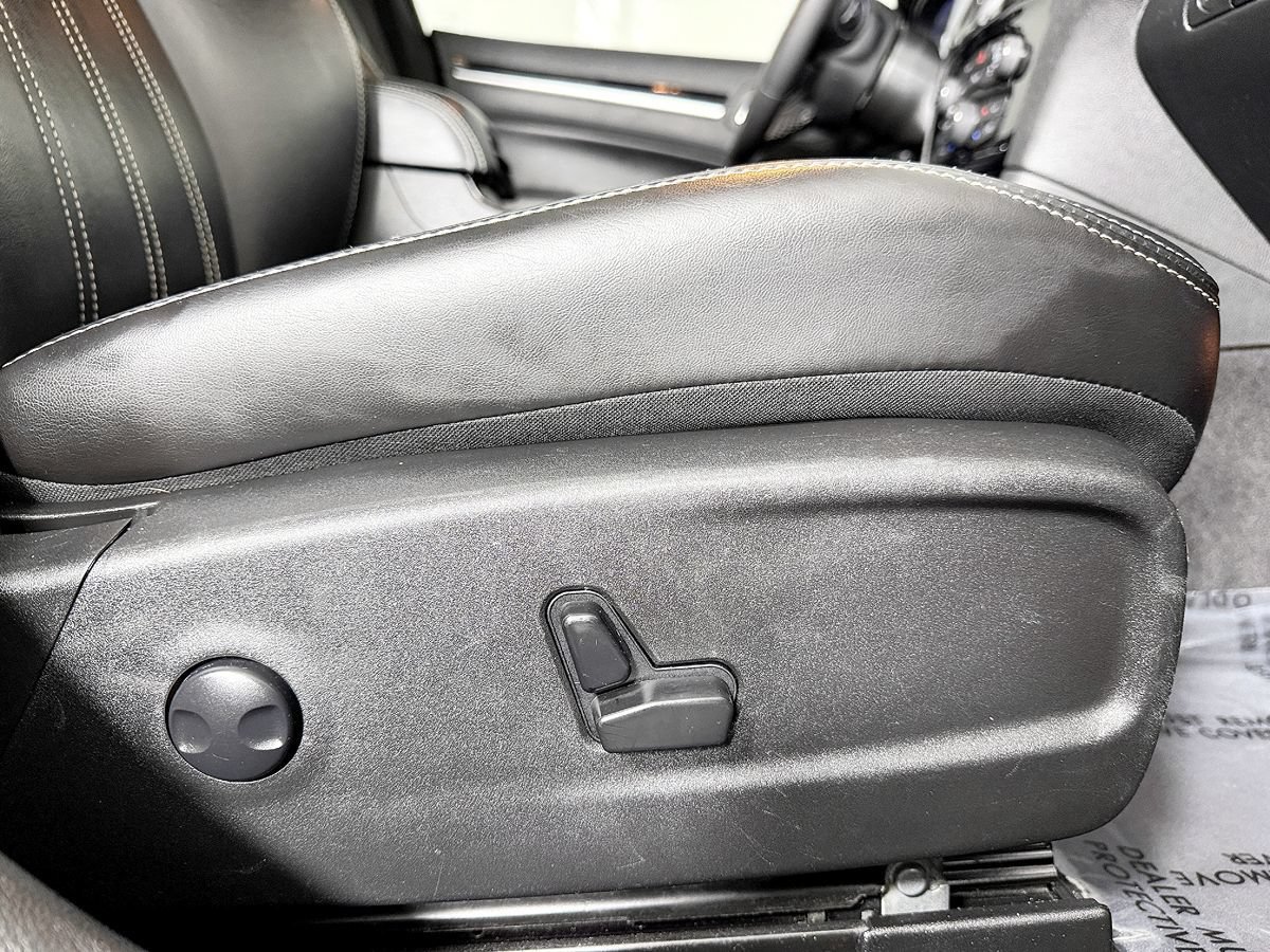 Used 2023 Chrysler 300 S RWD image 48