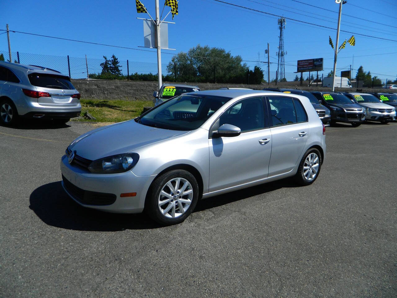 Used 2013 Volkswagen Golf 4-Door FWD image 4
