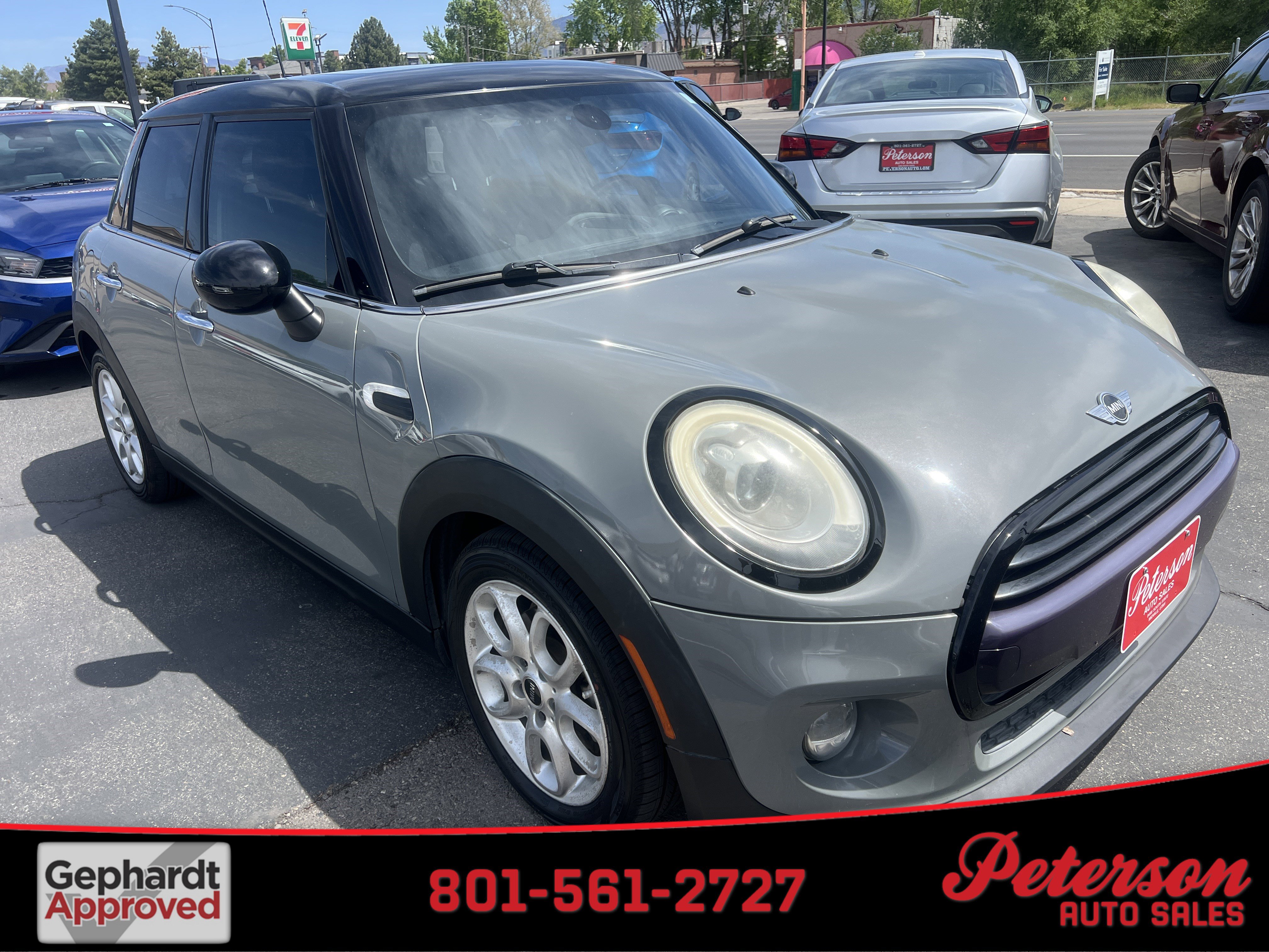 Used 2016 MINI Cooper 4-Door Hardtop FWD image 1