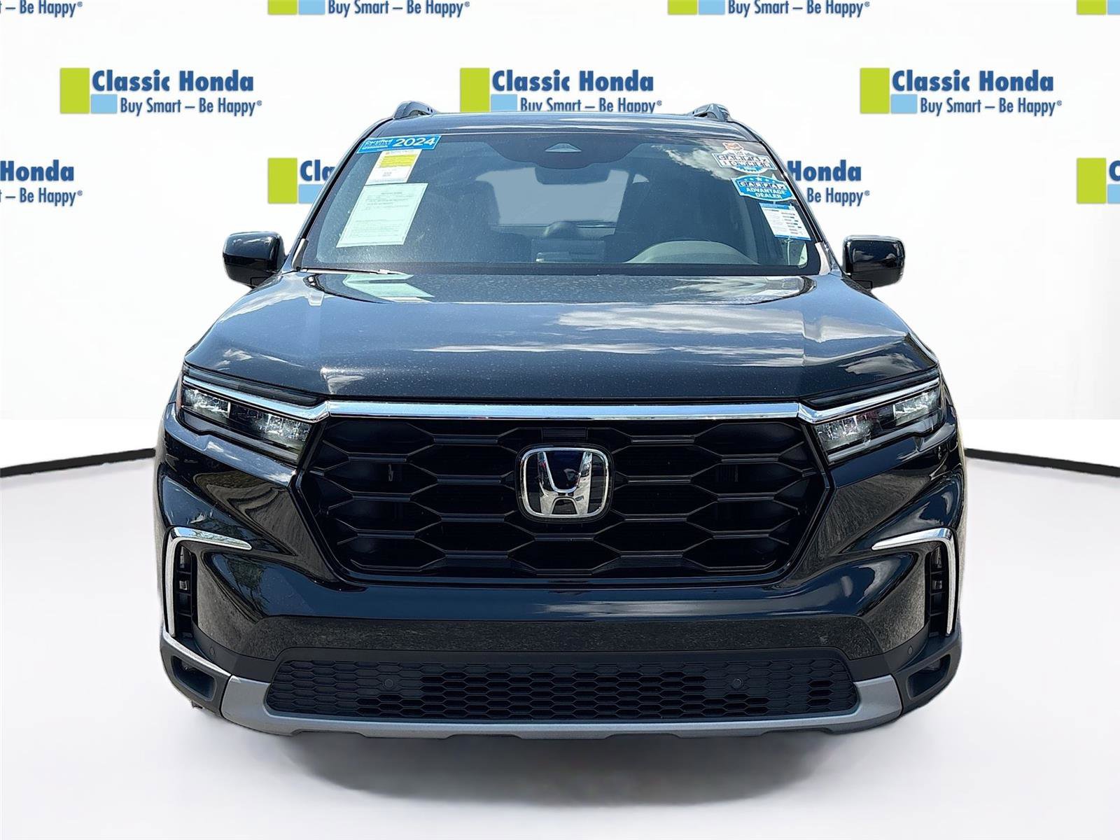 Certified 2024 Honda Pilot Touring image 2