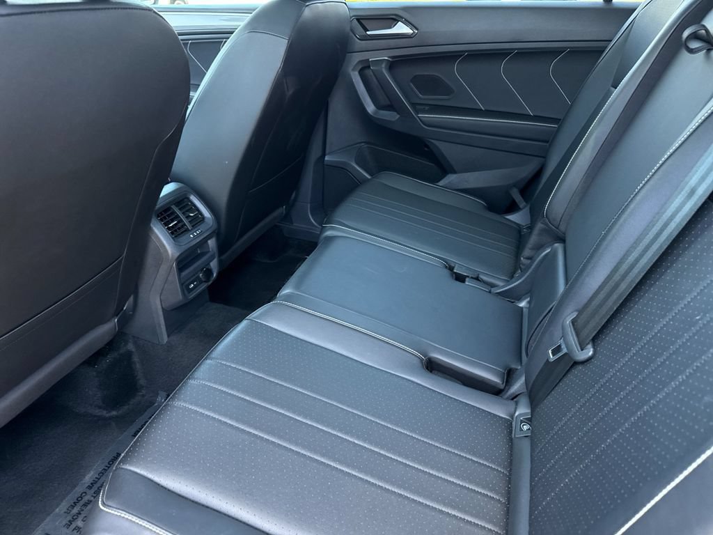Used 2024 Volkswagen Tiguan SE R-Line AWD/4WD image 12