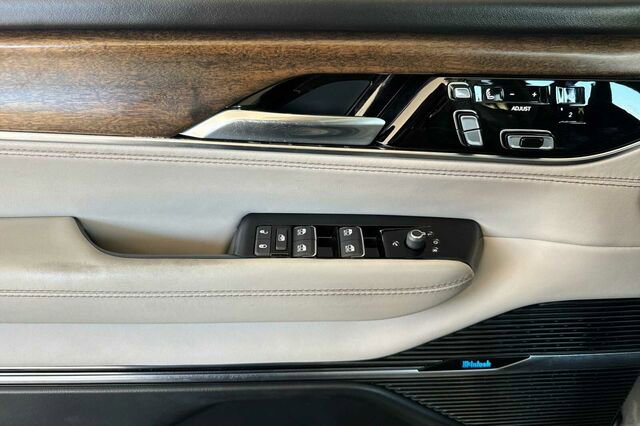 Used 2022 Jeep Grand Wagoneer Series II w/ Convenience Group III image 8