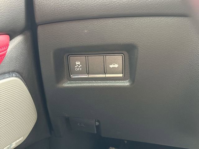 Used 2018 INFINITI Q60 3.0t Sport image 32