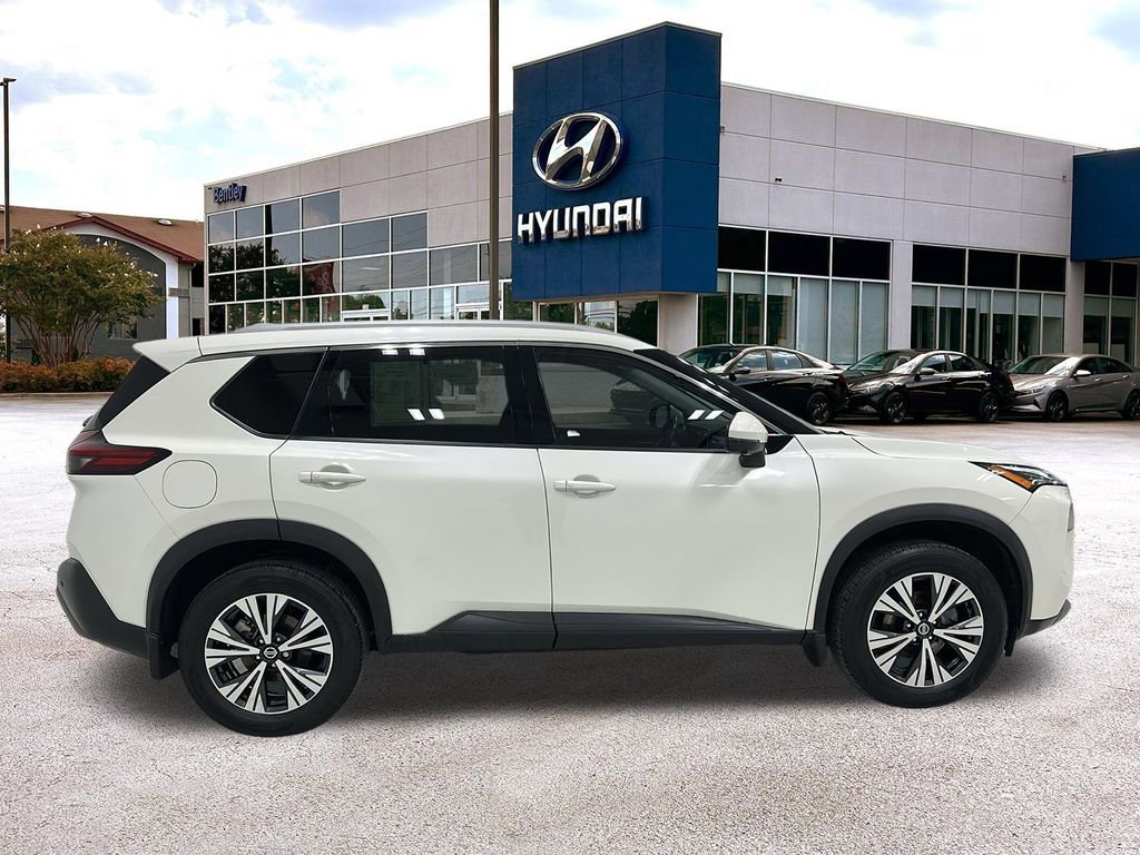 Used 2021 Nissan Rogue SV w/ Premium Package image 6