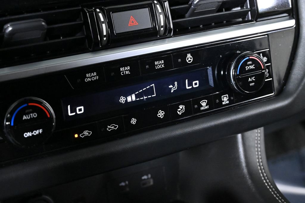 Used 2022 Nissan Pathfinder Platinum w/ Cargo Package image 18