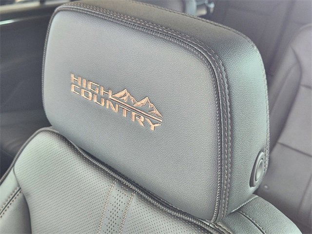 New 2026 Chevrolet Suburban High Country image 12
