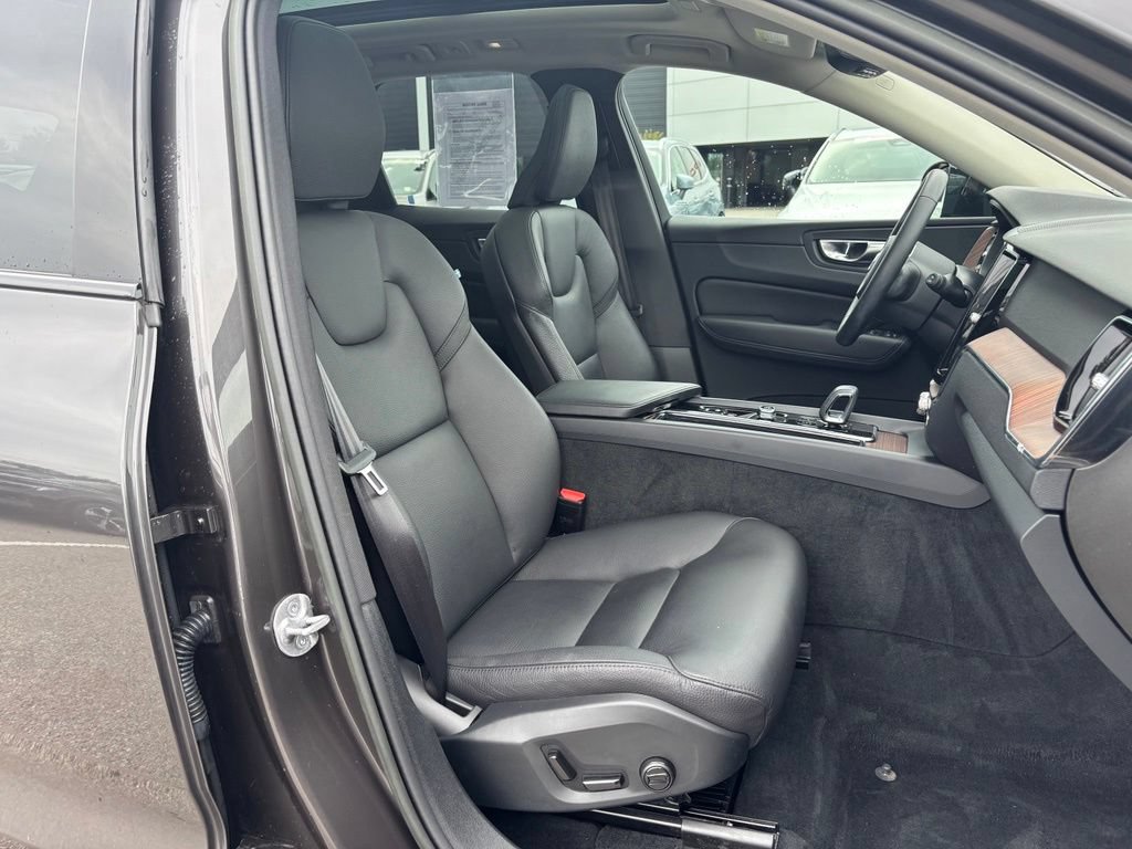 Used 2023 Volvo XC60 B5 Plus w/ Climate Package AWD/4WD image 20