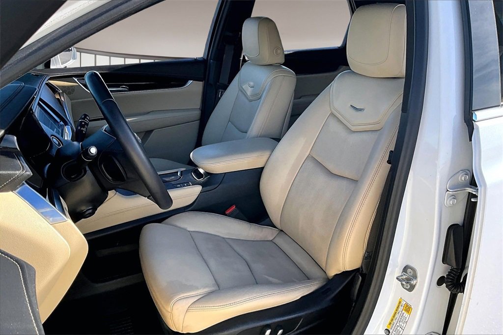 Used 2018 Cadillac XT5 Premium Luxury w/ Driver Assist Package image 25