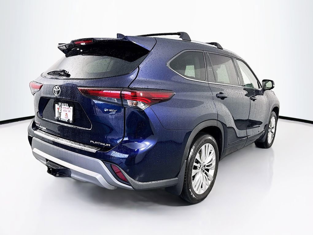 Used 2025 Toyota Highlander Platinum image 10