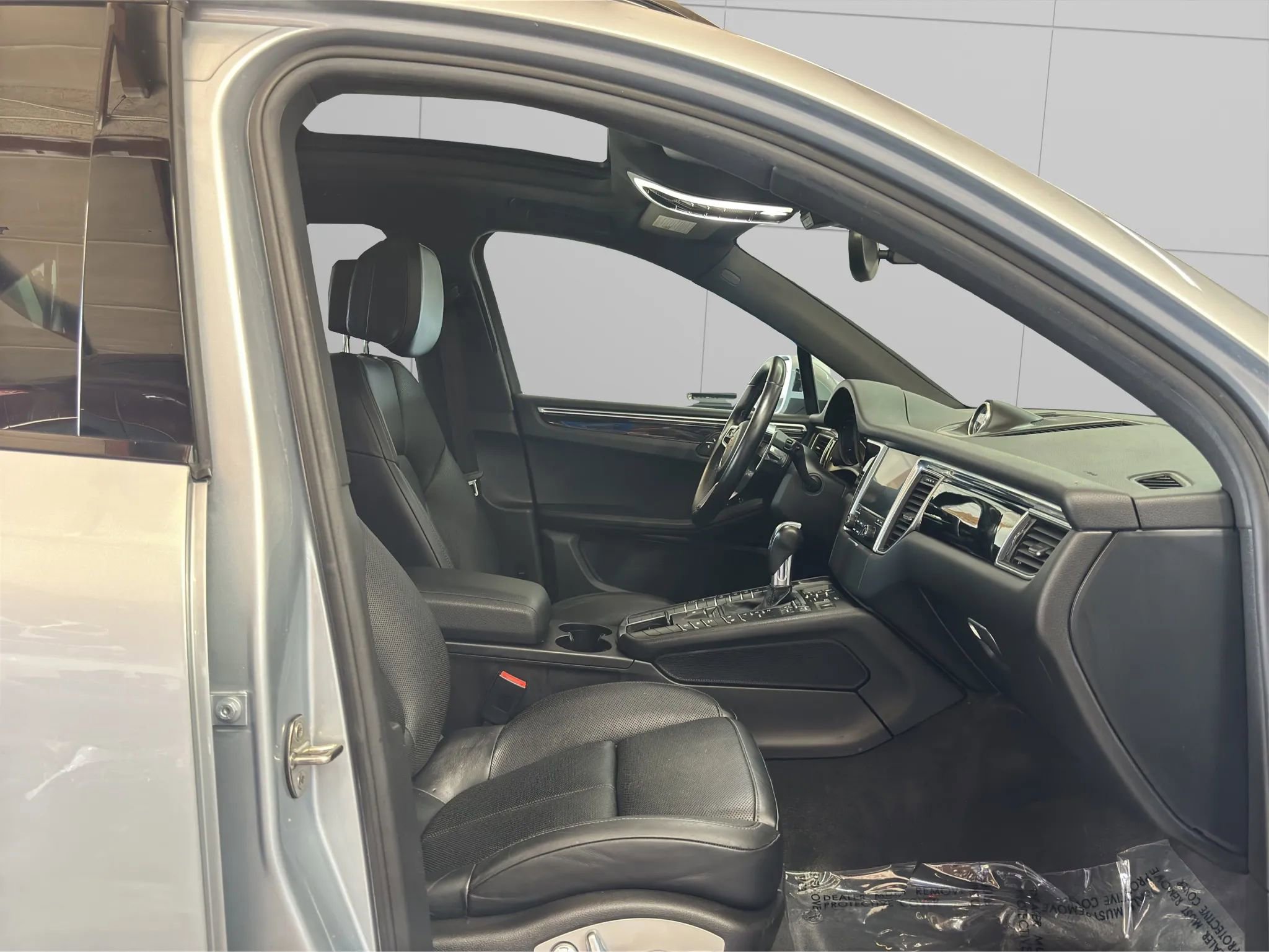 Used 2017 Porsche Macan S AWD/4WD image 12