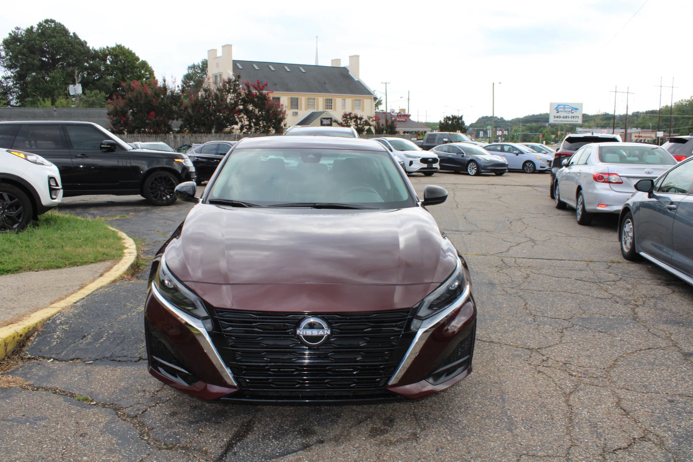 Used 2024 Nissan Altima 2.5 SV FWD image 7