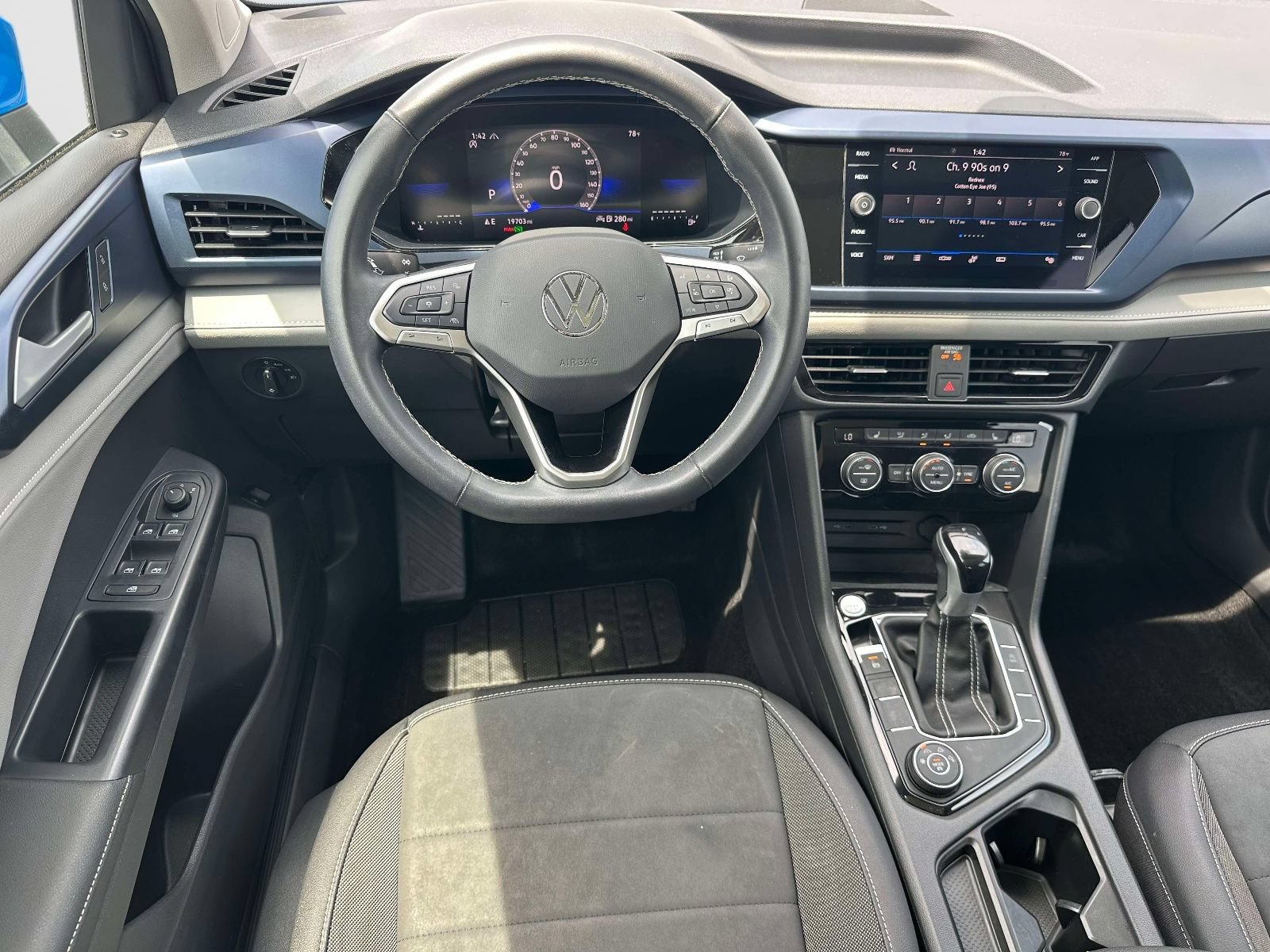 Certified 2024 Volkswagen Taos SE AWD/4WD image 8