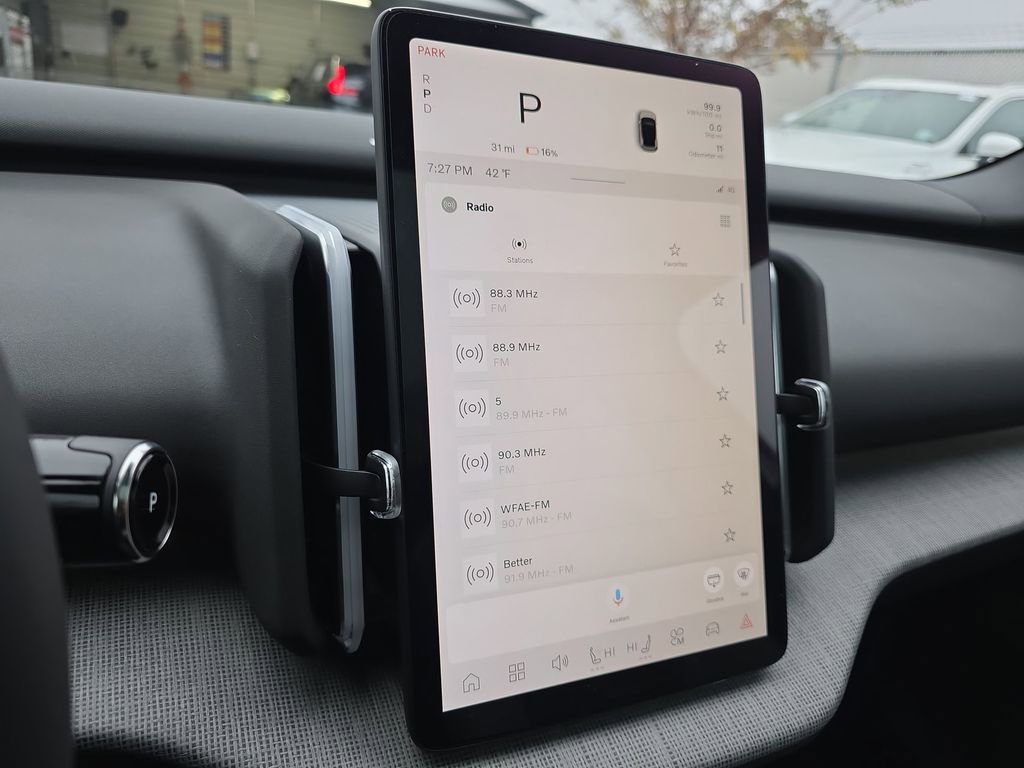 New 2025 Volvo EX30 Plus w/ Protection Package Premier image 28