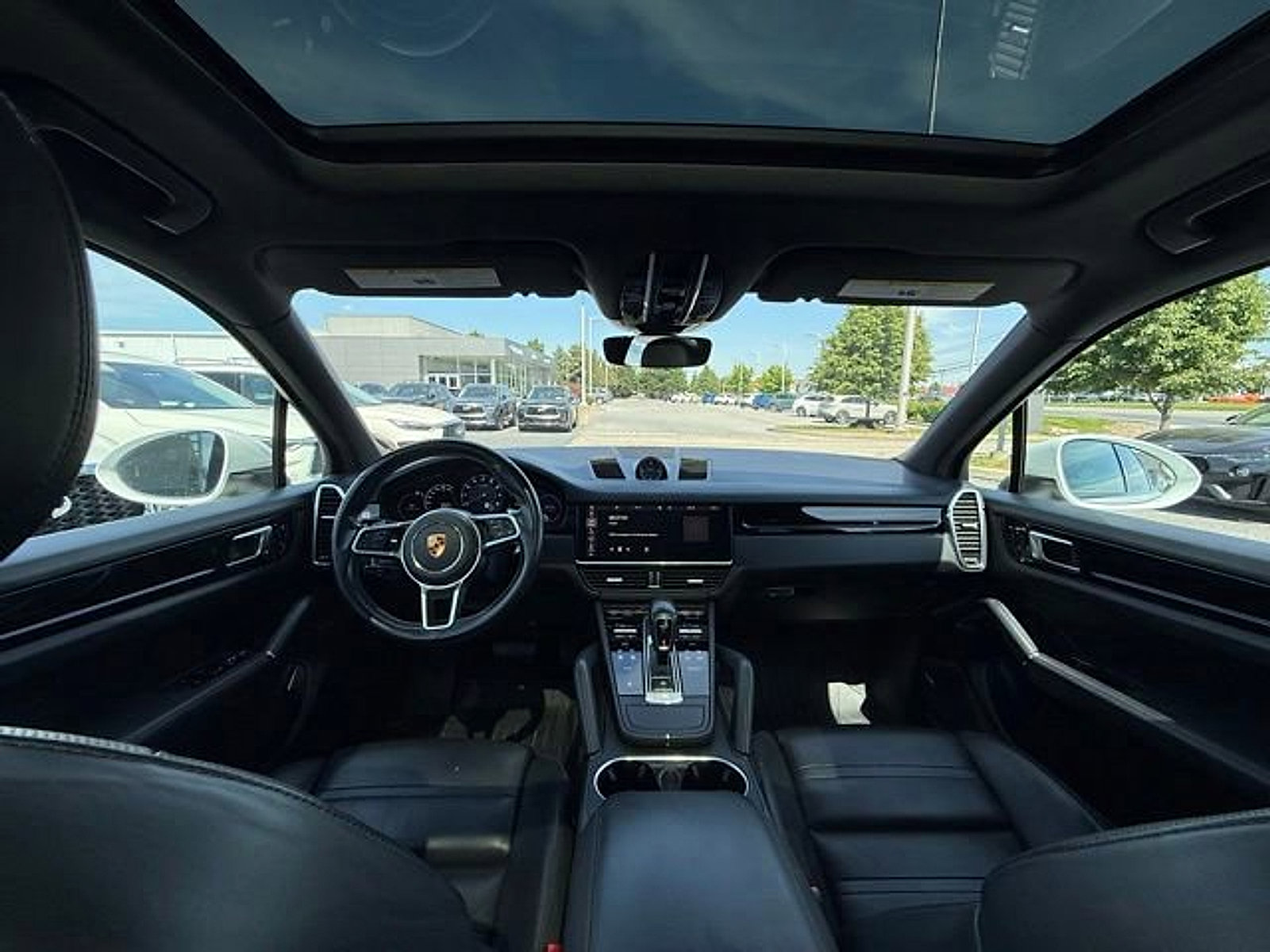 Used 2021 Porsche Cayenne AWD/4WD image 2