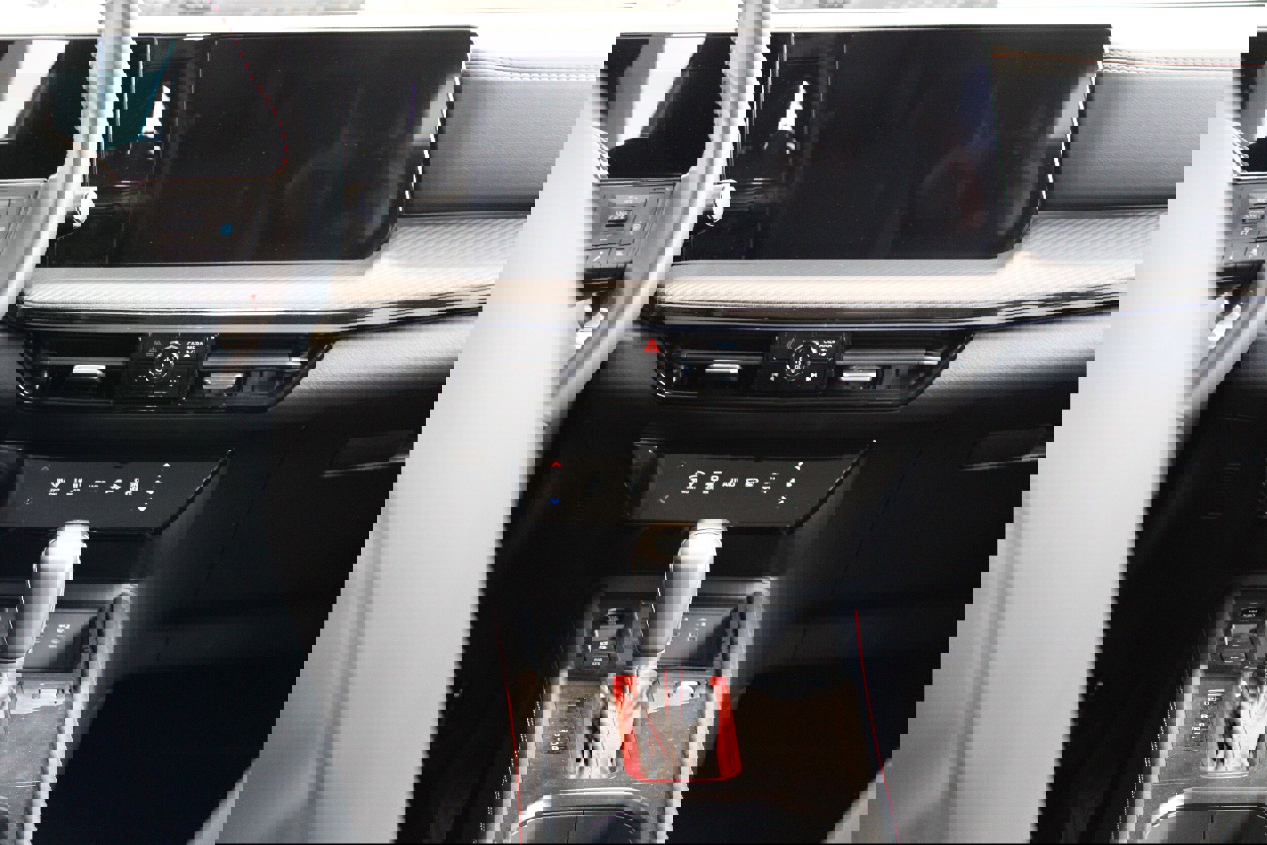 New 2025 Nissan Kicks SR image 7