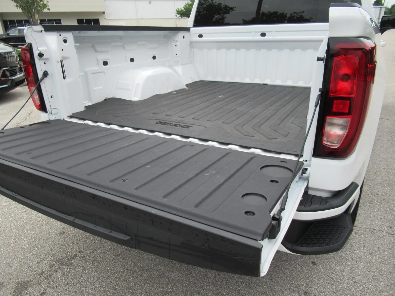 Used 2024 GMC Sierra 1500 Elevation w/ LPO, Elevation Black Package AWD/4WD image 28
