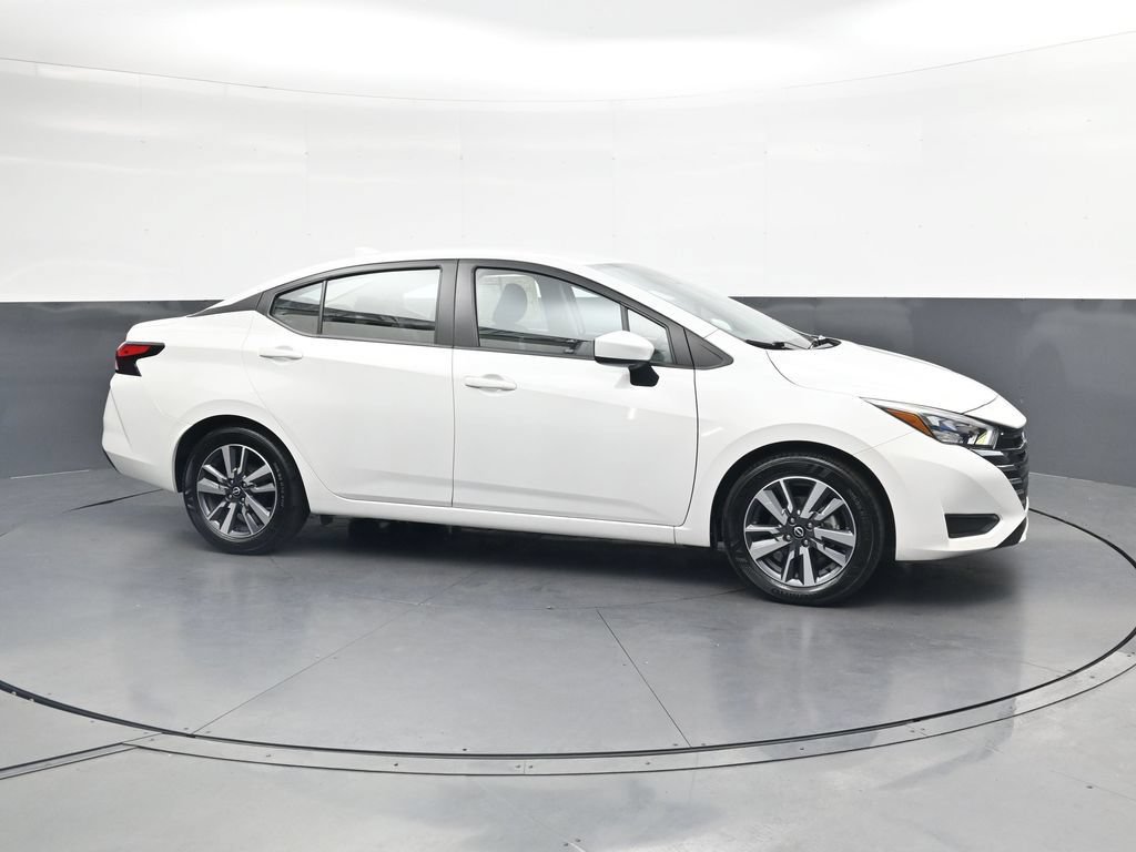 Used 2025 Nissan Versa SV FWD image 4