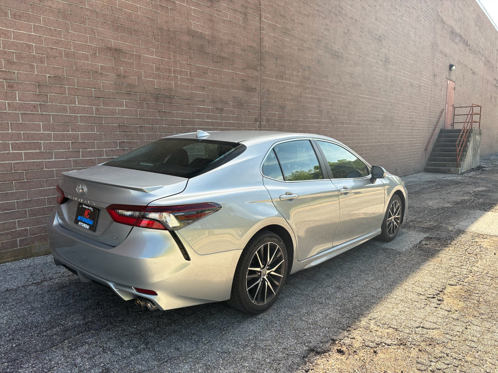 Used 2024 Toyota Camry SE FWD image 5