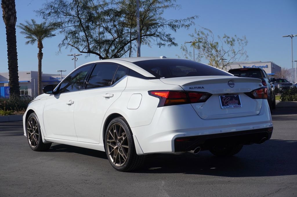 Certified 2025 Nissan Altima 2.5 SR image 3