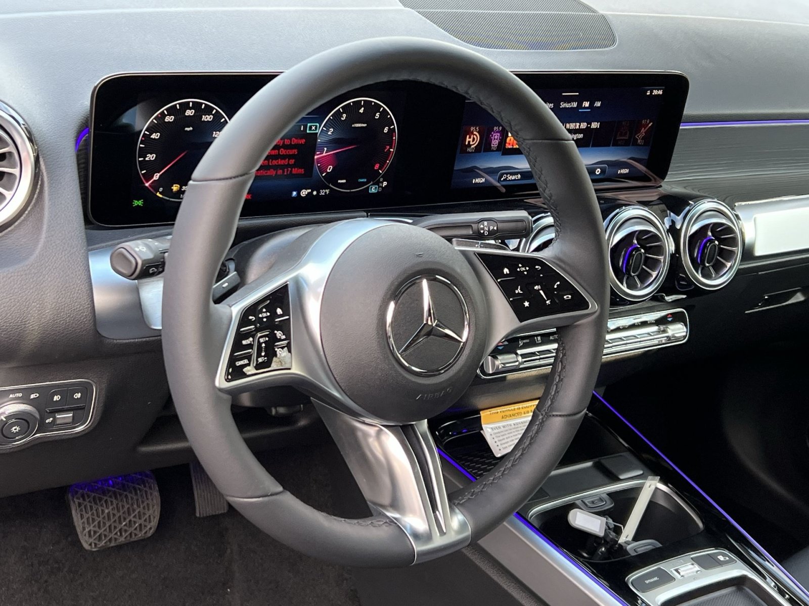 Used 2026 Mercedes-Benz GLB 250 4MATIC image 14