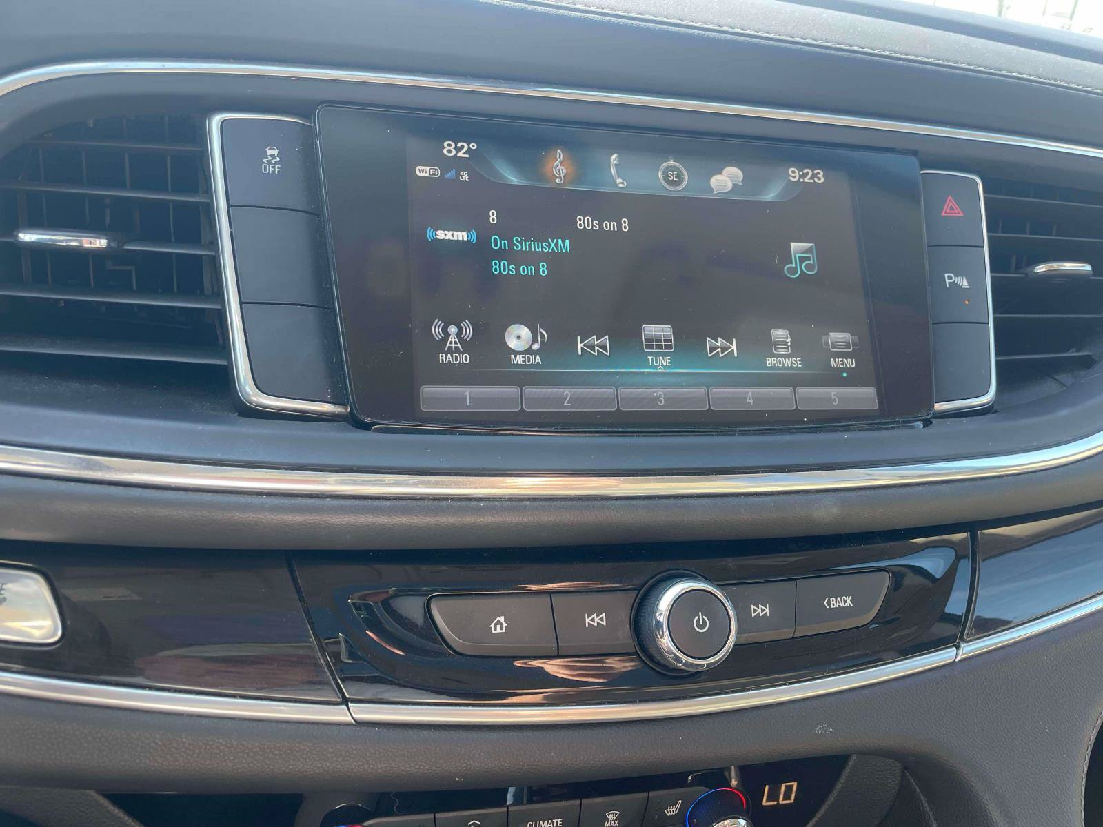 Used 2019 Buick Enclave Essence FWD image 19