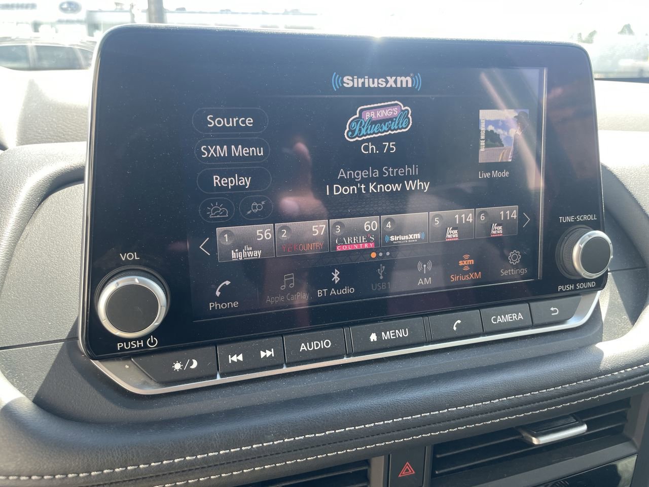 Used 2025 Nissan Rogue SV AWD/4WD image 19