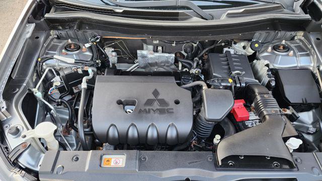 Used 2014 Mitsubishi Outlander SE FWD image 25