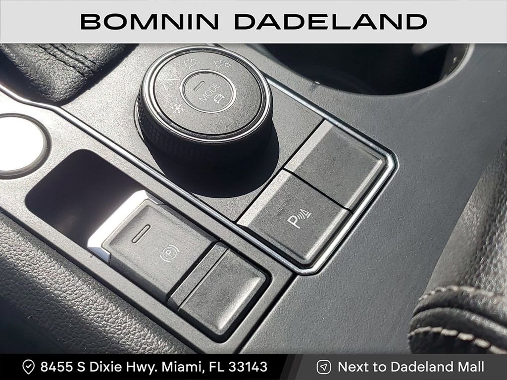 Used 2021 Volkswagen Atlas SE w/ Panoramic Sunroof Package image 32