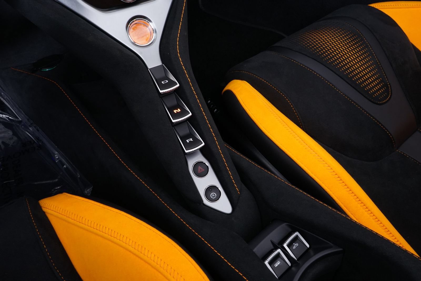 Used 2025 McLaren 750S Spider RWD image 26