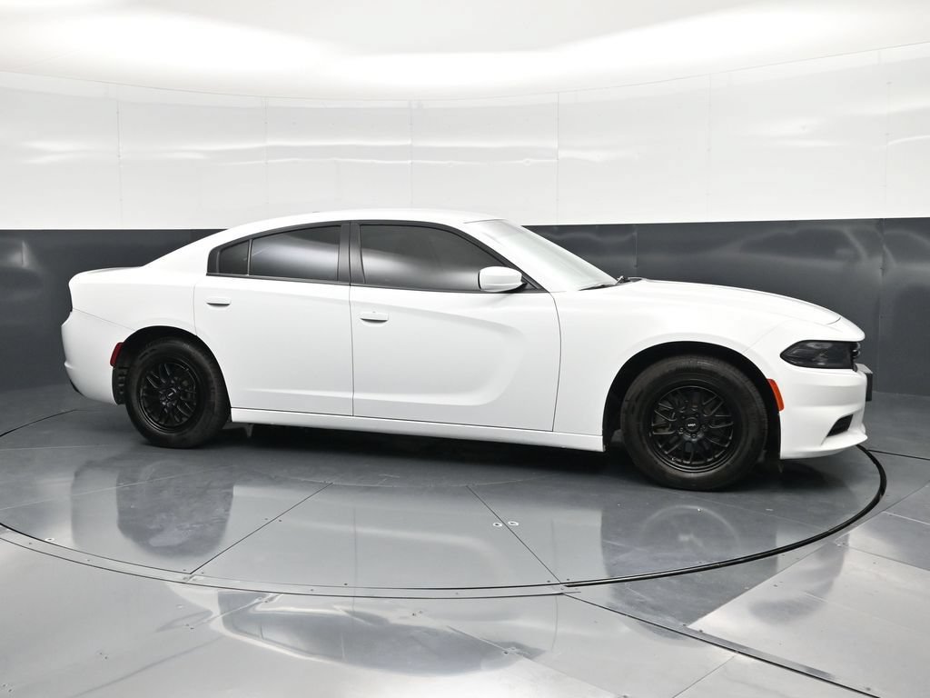 Used 2022 Dodge Charger SXT RWD image 3