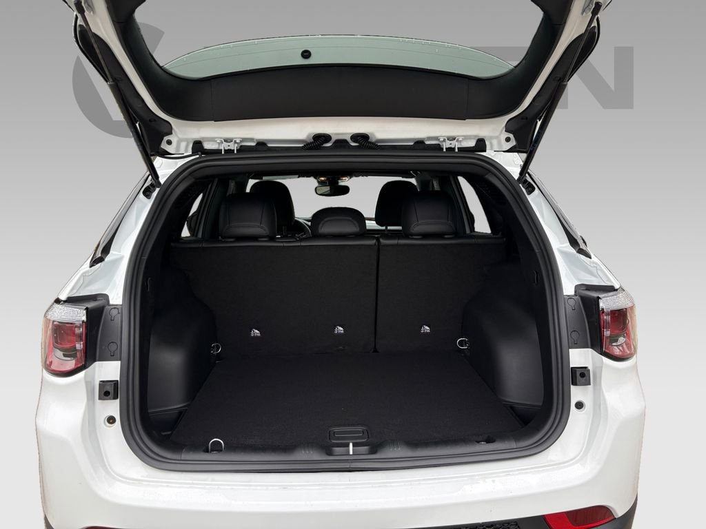 New 2026 Jeep Compass Latitude image 21