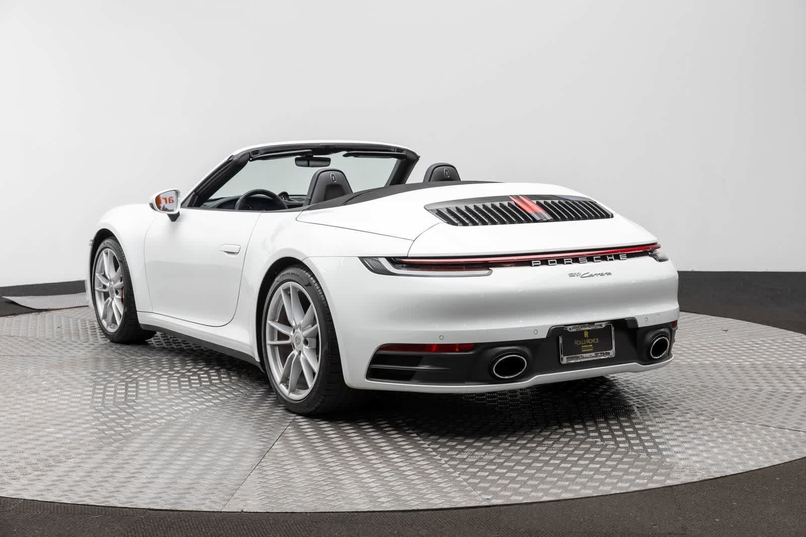 Used 2020 Porsche 911 Carrera RWD image 4