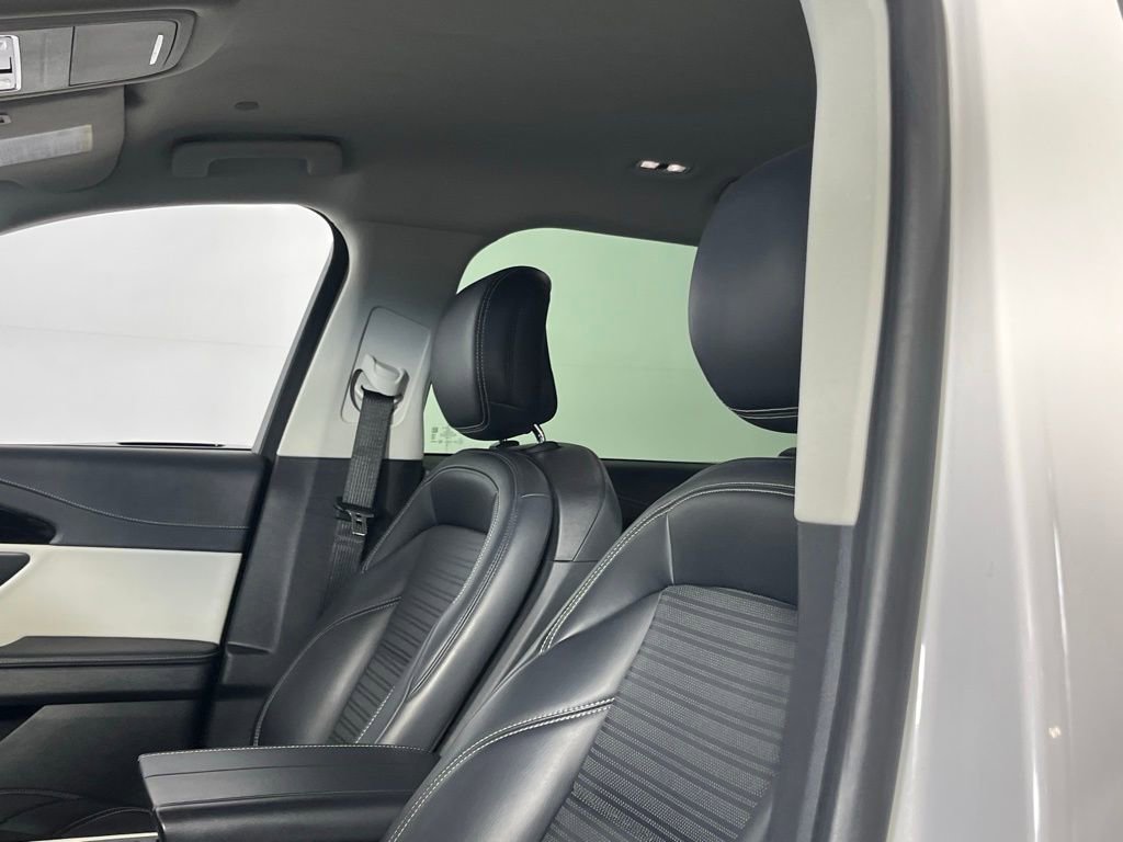 Used 2024 Lincoln Nautilus Reserve AWD/4WD image 24