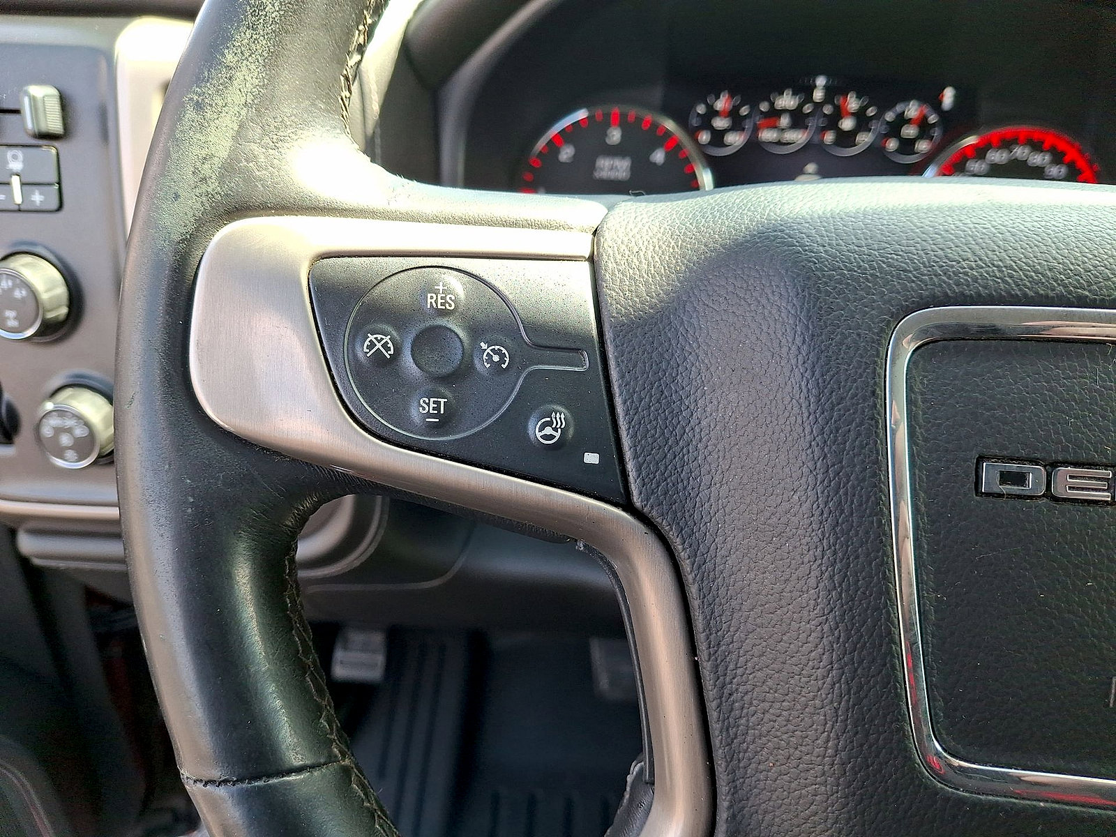Used 2015 GMC Sierra 1500 Denali AWD/4WD image 17
