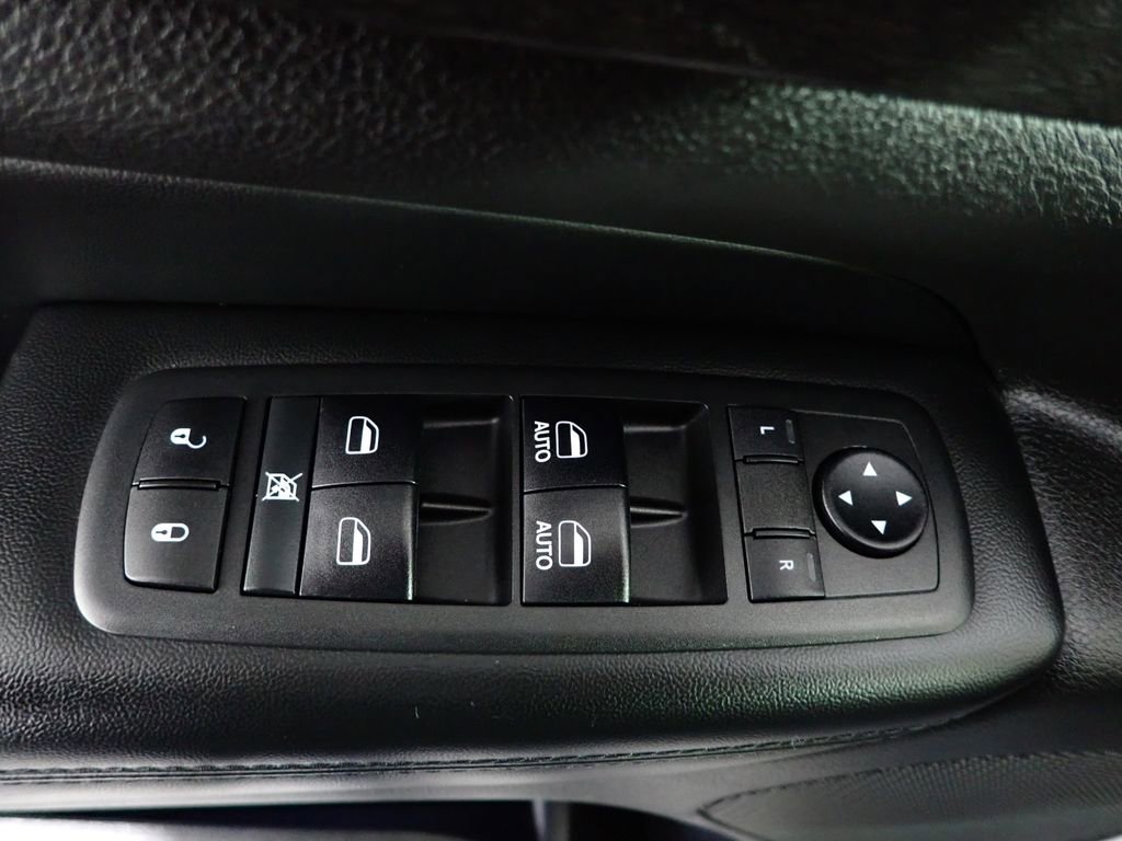 Used 2018 Jeep Grand Cherokee Altitude image 22