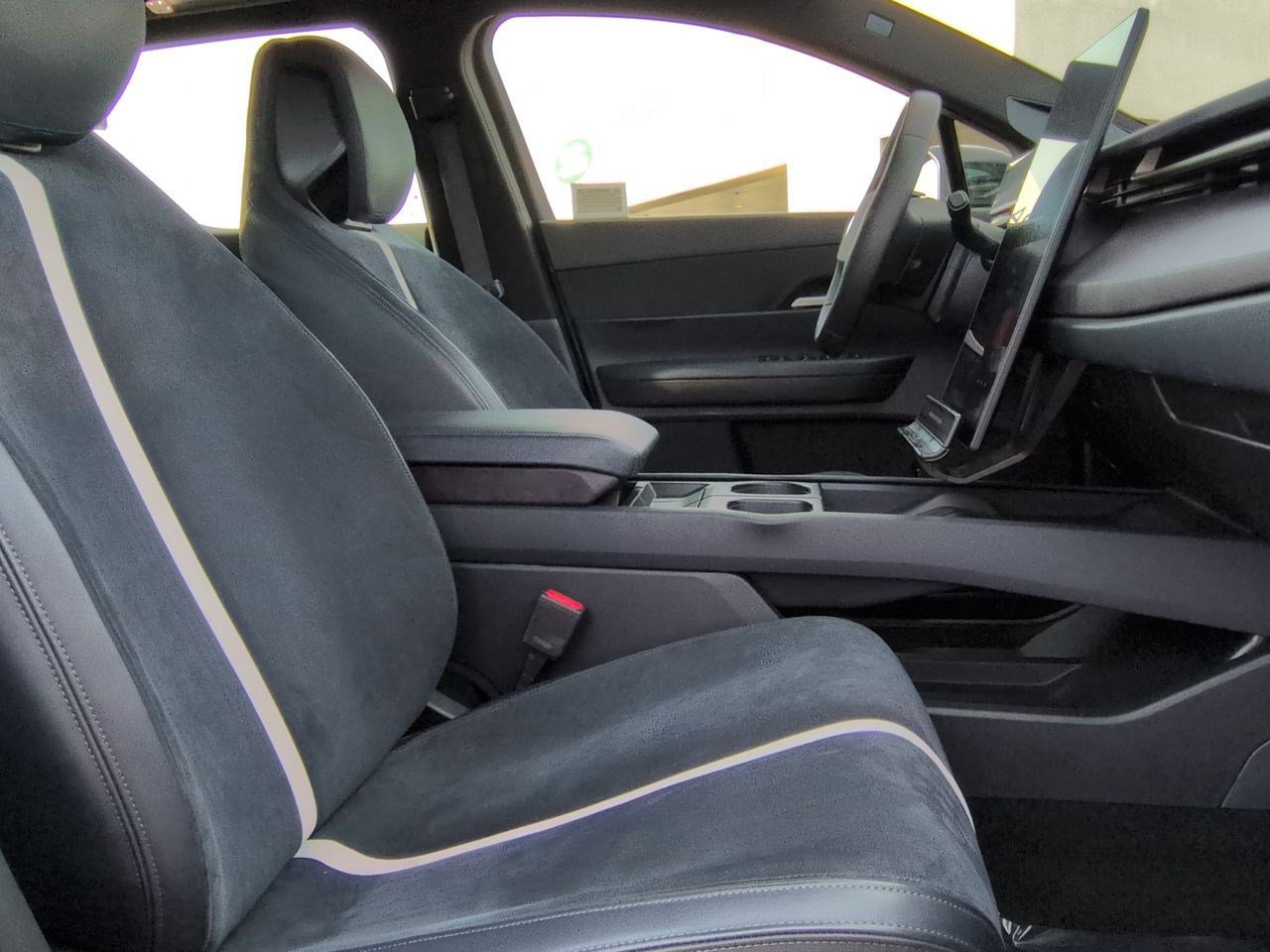 Used 2023 Fisker Ocean One image 26