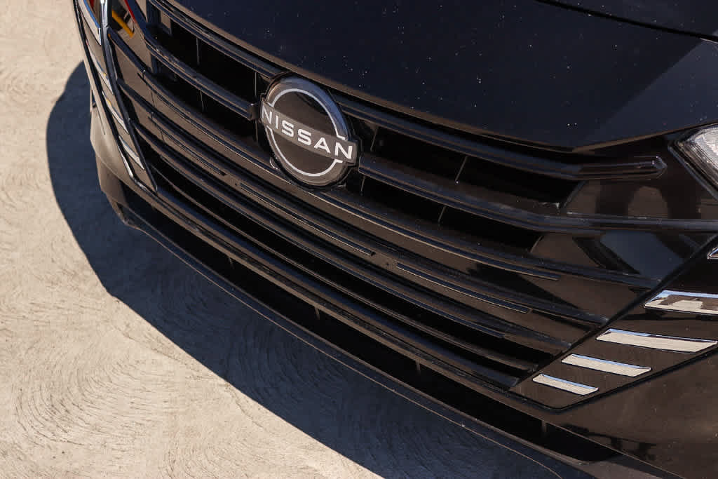 Used 2025 Nissan Versa S w/ Trunk Package FWD image 8