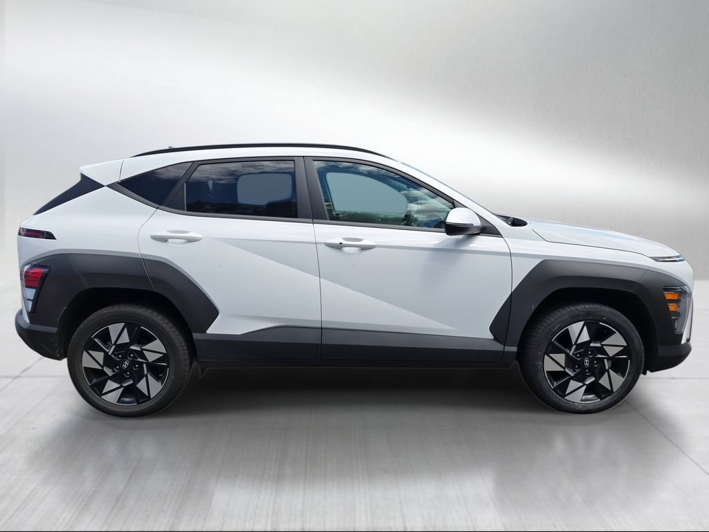 Used 2024 Hyundai Kona SEL AWD/4WD image 2