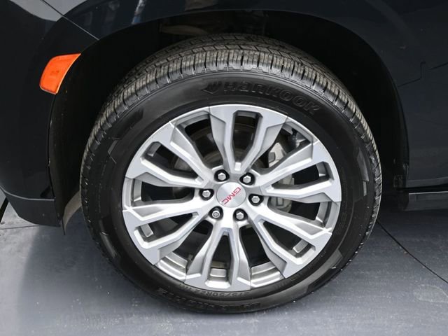 Used 2021 GMC Yukon XL Denali w/ Denali Premium Package image 25