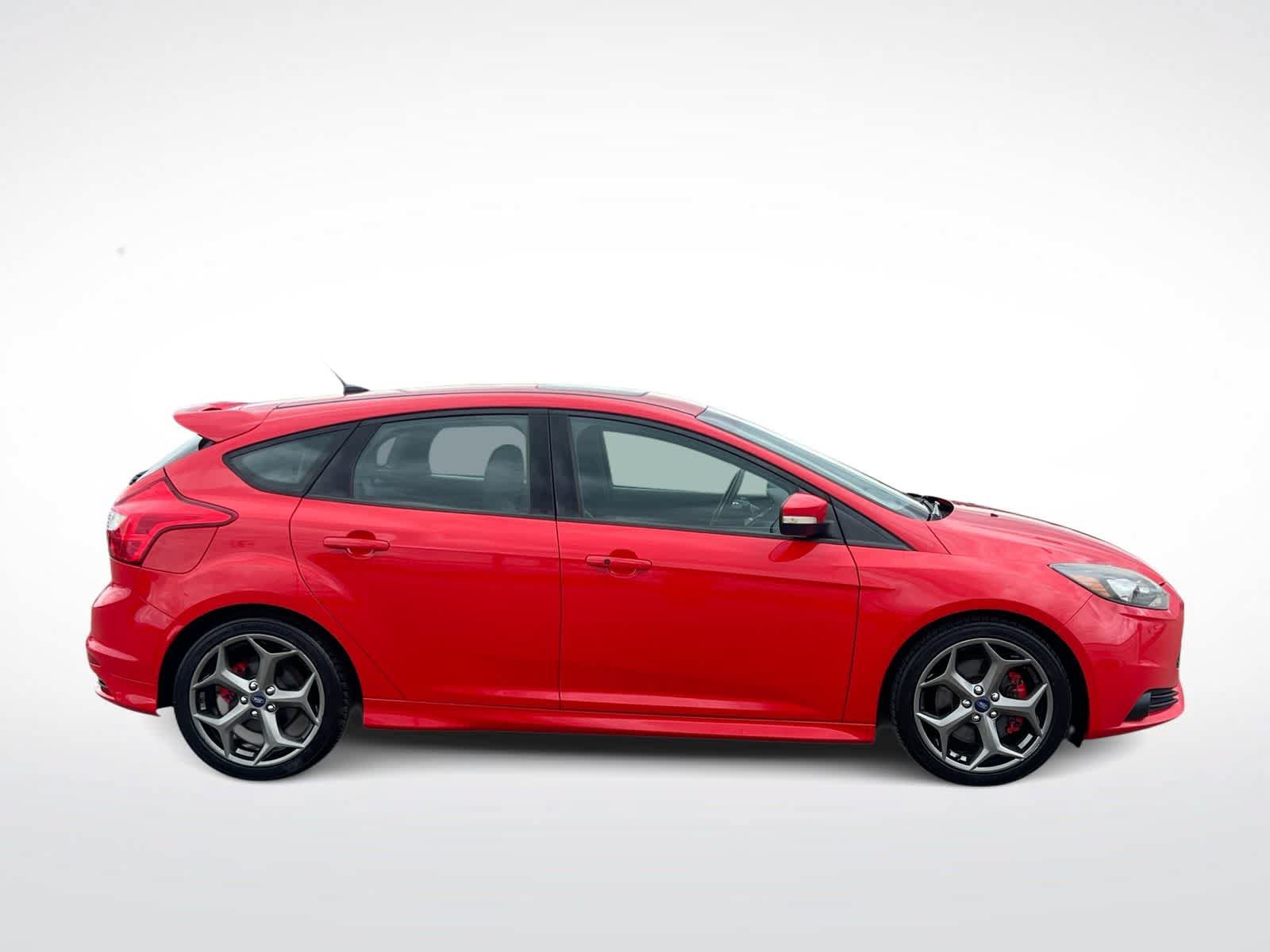 Used 2014 Ford Focus ST w/ Equipment Group 202A FWD image 9
