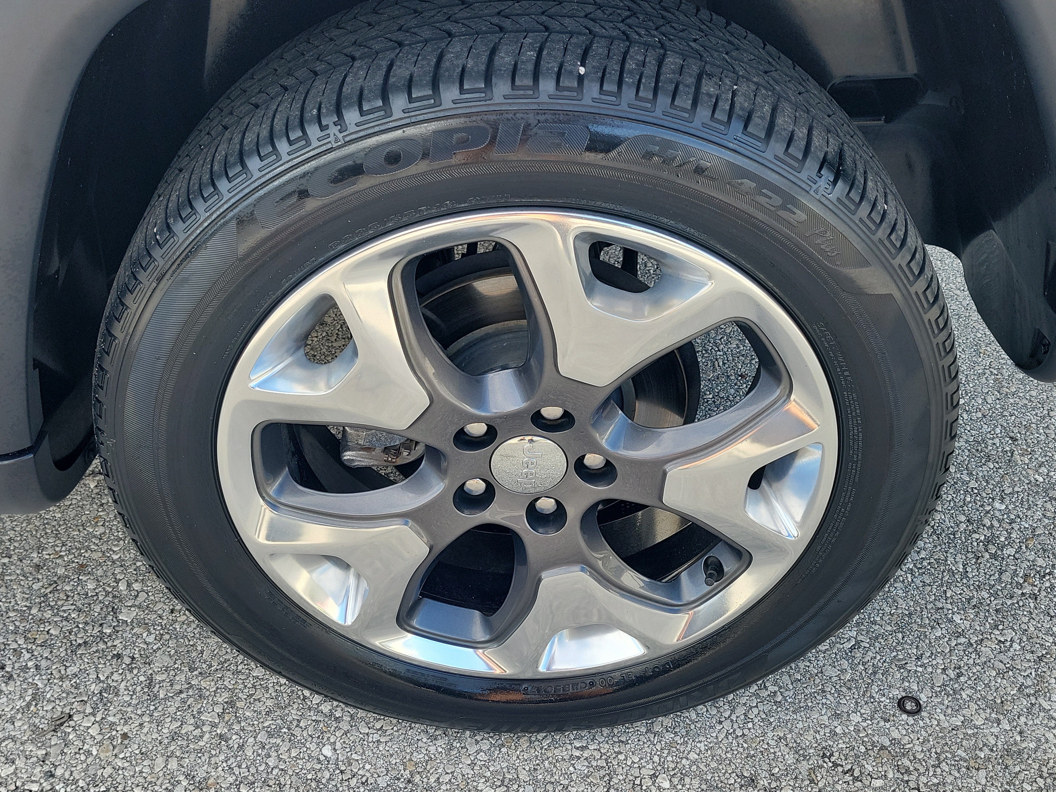 Used 2019 Jeep Compass Limited AWD/4WD image 9