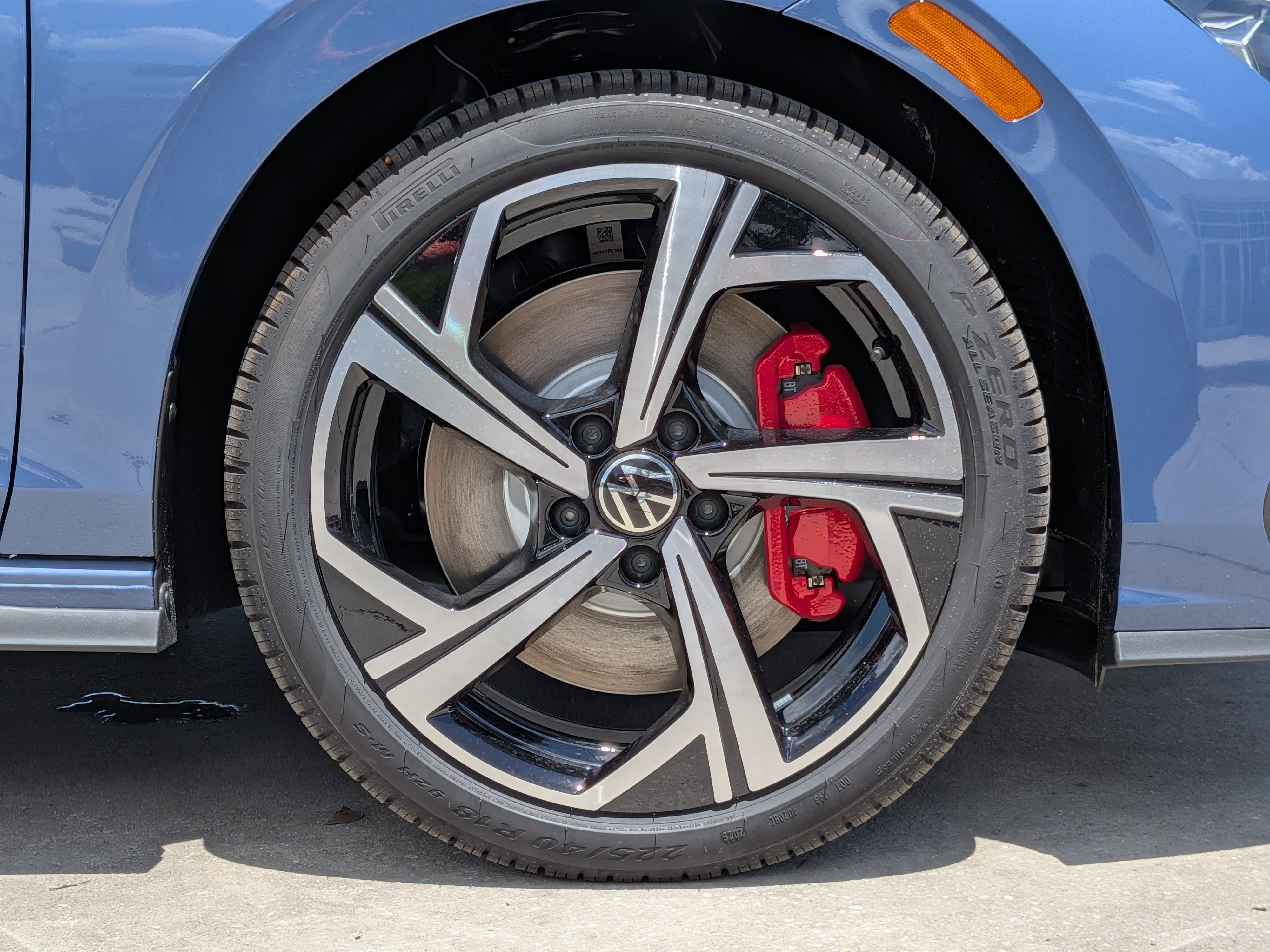 New 2026 Volkswagen GTI SE FWD image 10