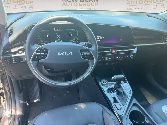 Used 2024 Kia Niro EX FWD image 10
