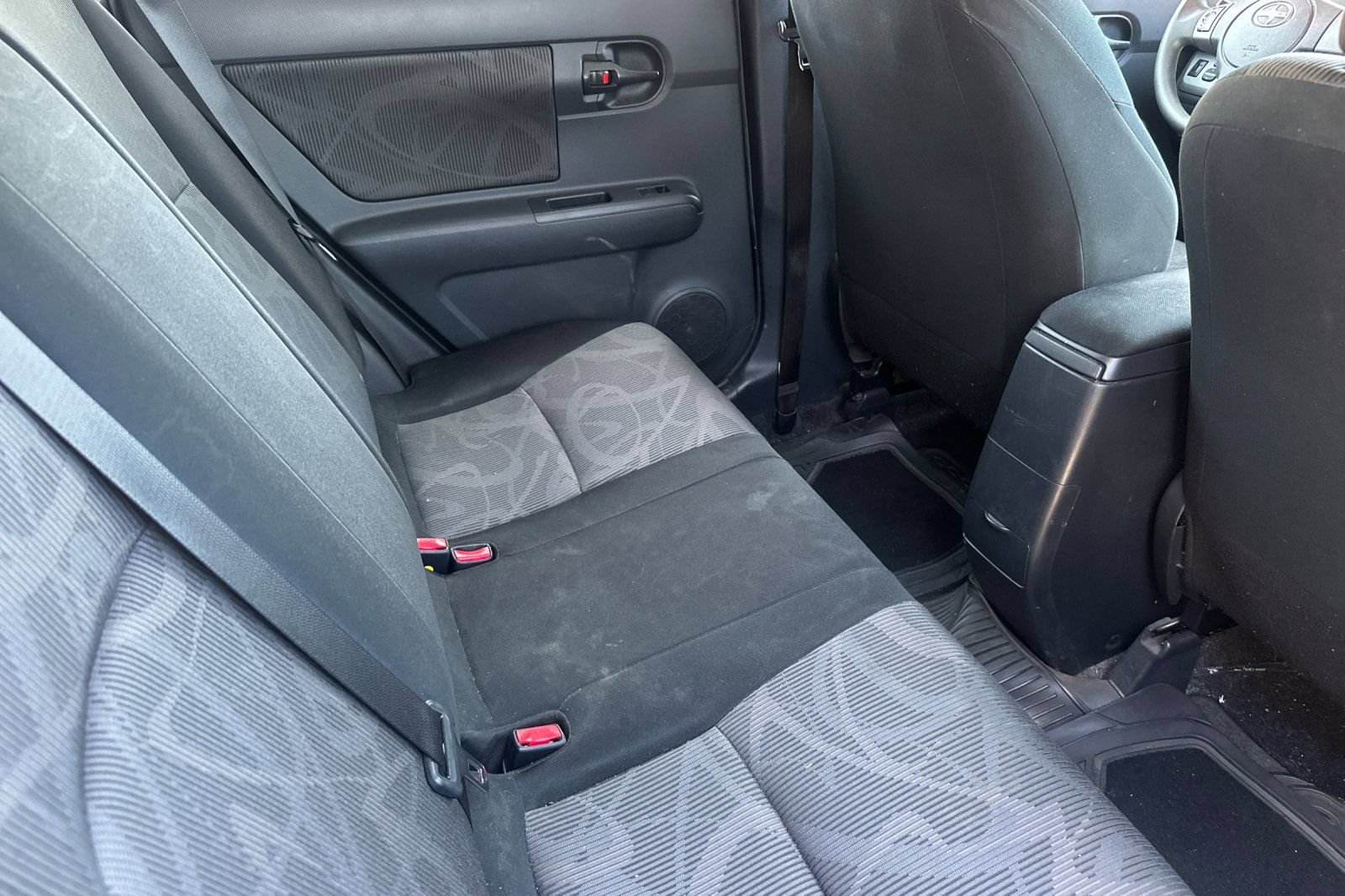 Used 2015 Scion xB FWD image 19
