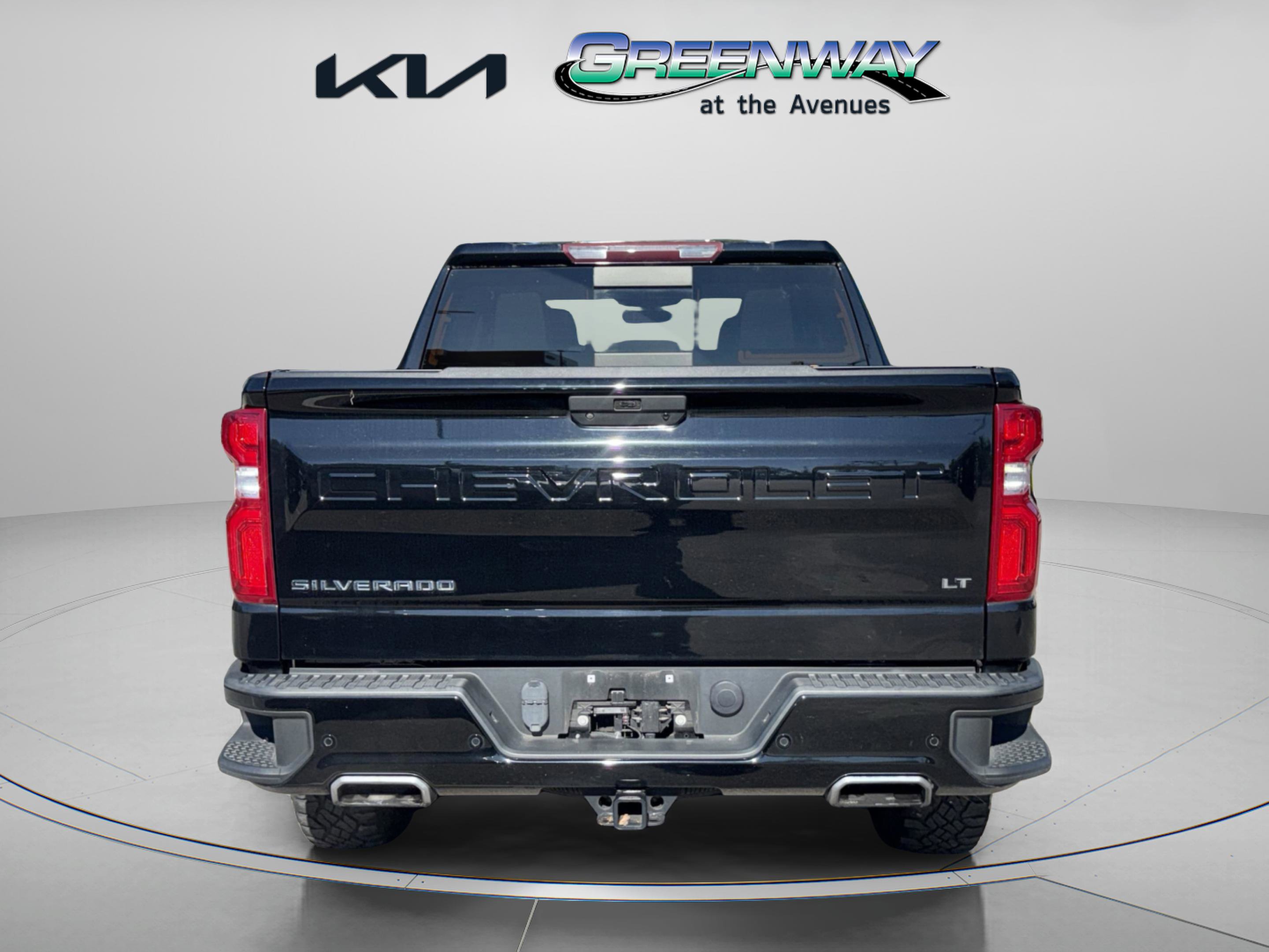 Used 2021 Chevrolet Silverado 1500 LT Trail Boss w/ Convenience Package II image 4