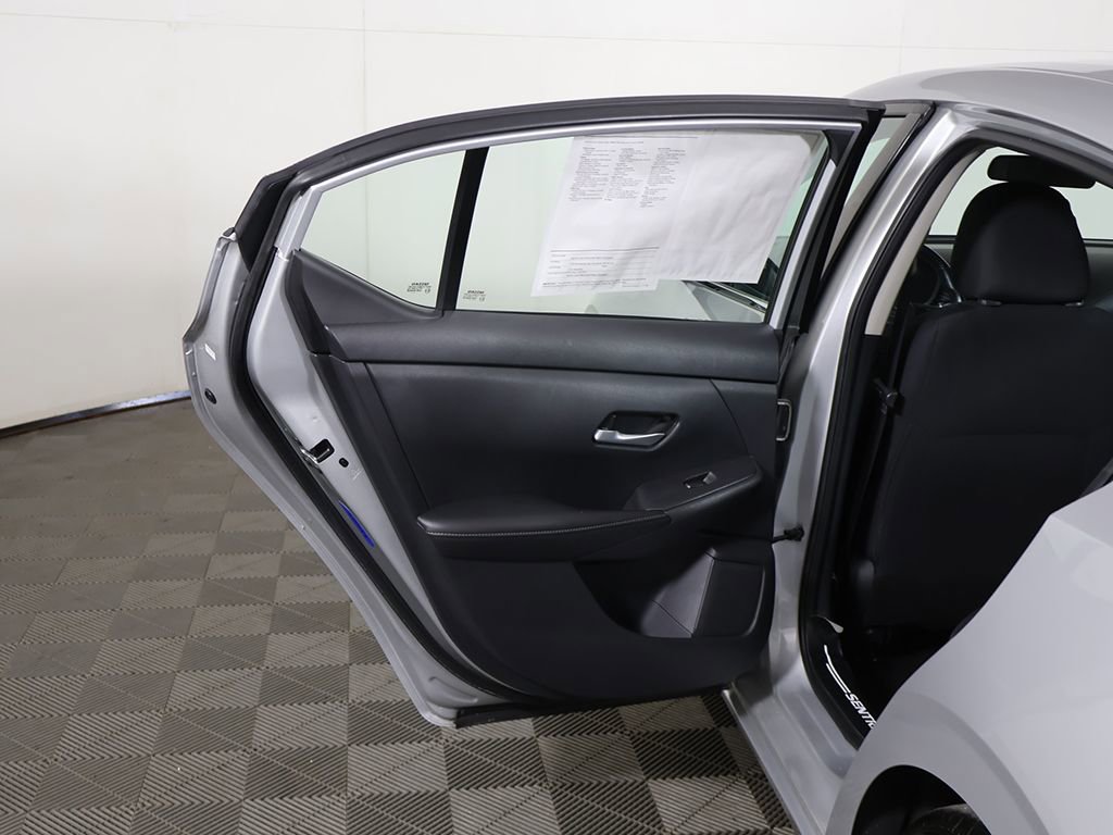 Used 2022 Nissan Sentra SV FWD image 18